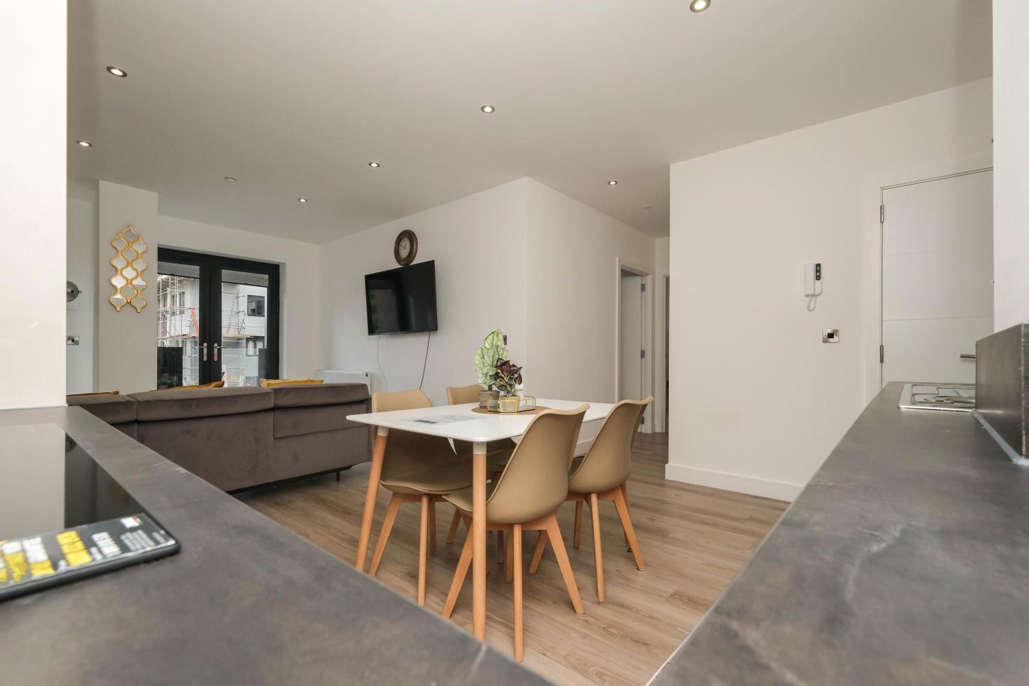 Brand New 2 Bedroom Apartment Centre Of ソリフル エクステリア 写真